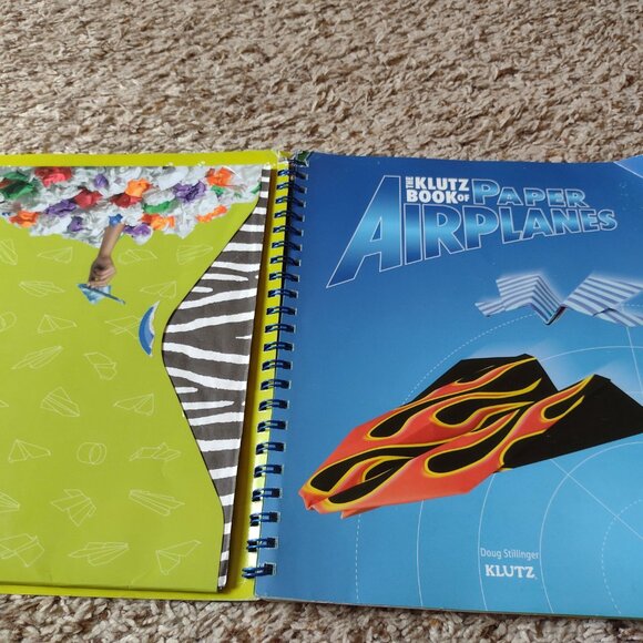 Klutz Paper airplane folding craft book - Picture 3 of 5